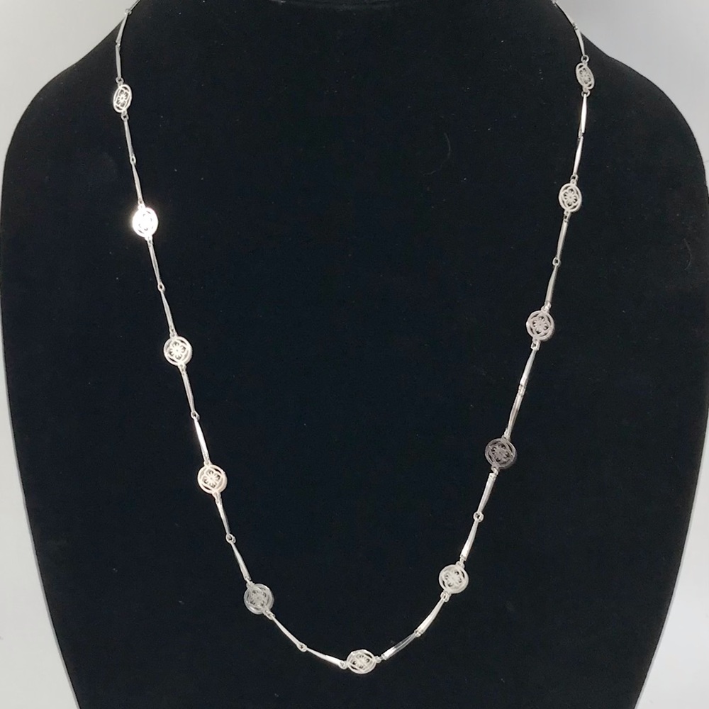 Vintage Avon Silver Tone Flower Lace Necklace and Clip on Earrings - Picture 8 of 8